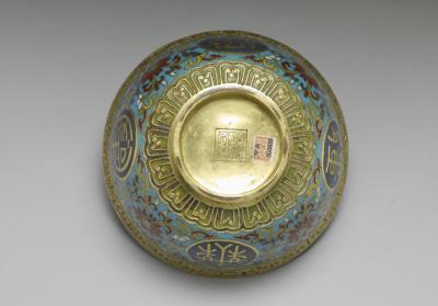 图片[3]-Gilt copper bowl with cloisonne enamel decor and birthday inscriptions “wan shou wu jiang (ten thousand long lives without boundary)”, Qing dynasty (1644-1911)-China Archive